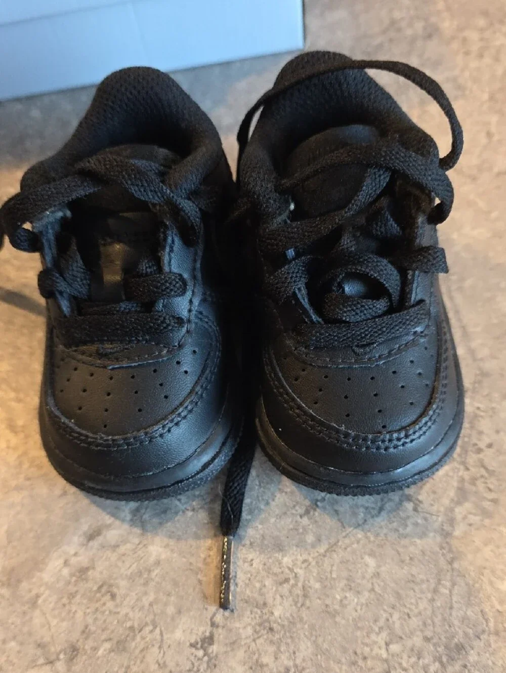 (J54) Nike Kids Black Low-Top Sneakers